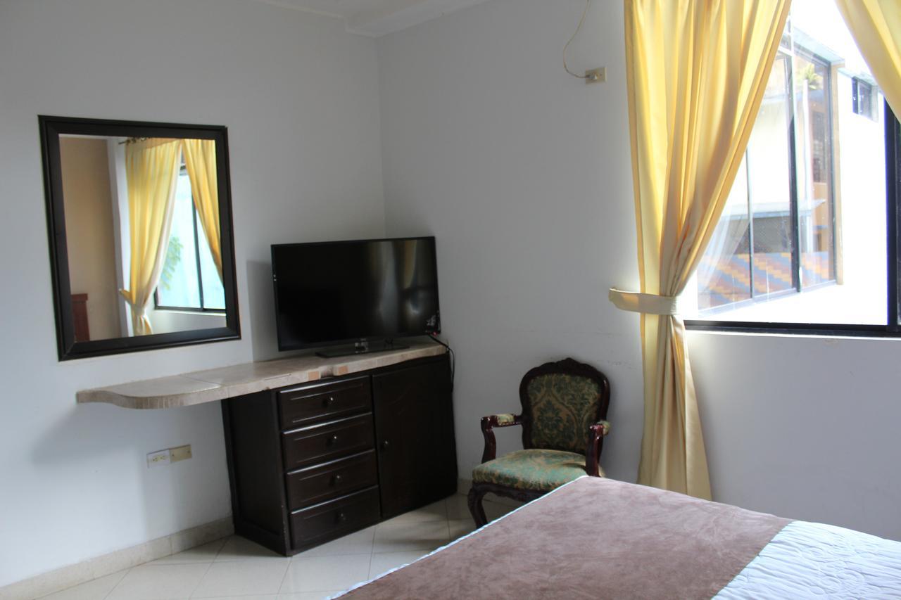 Hotel Christian Palace Tena Ngoại thất bức ảnh